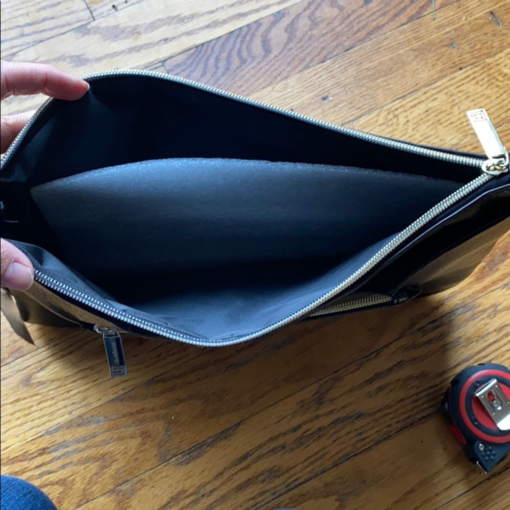 Liz Claiborne phone charging tech pouch black - Picture 7 of 7